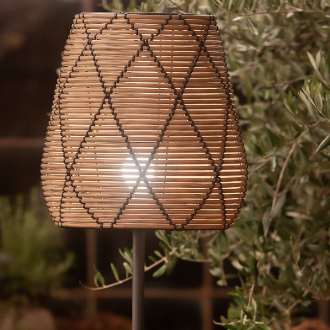 Zewnętrzna lampa stojąca boho z abażurem Lollo detal